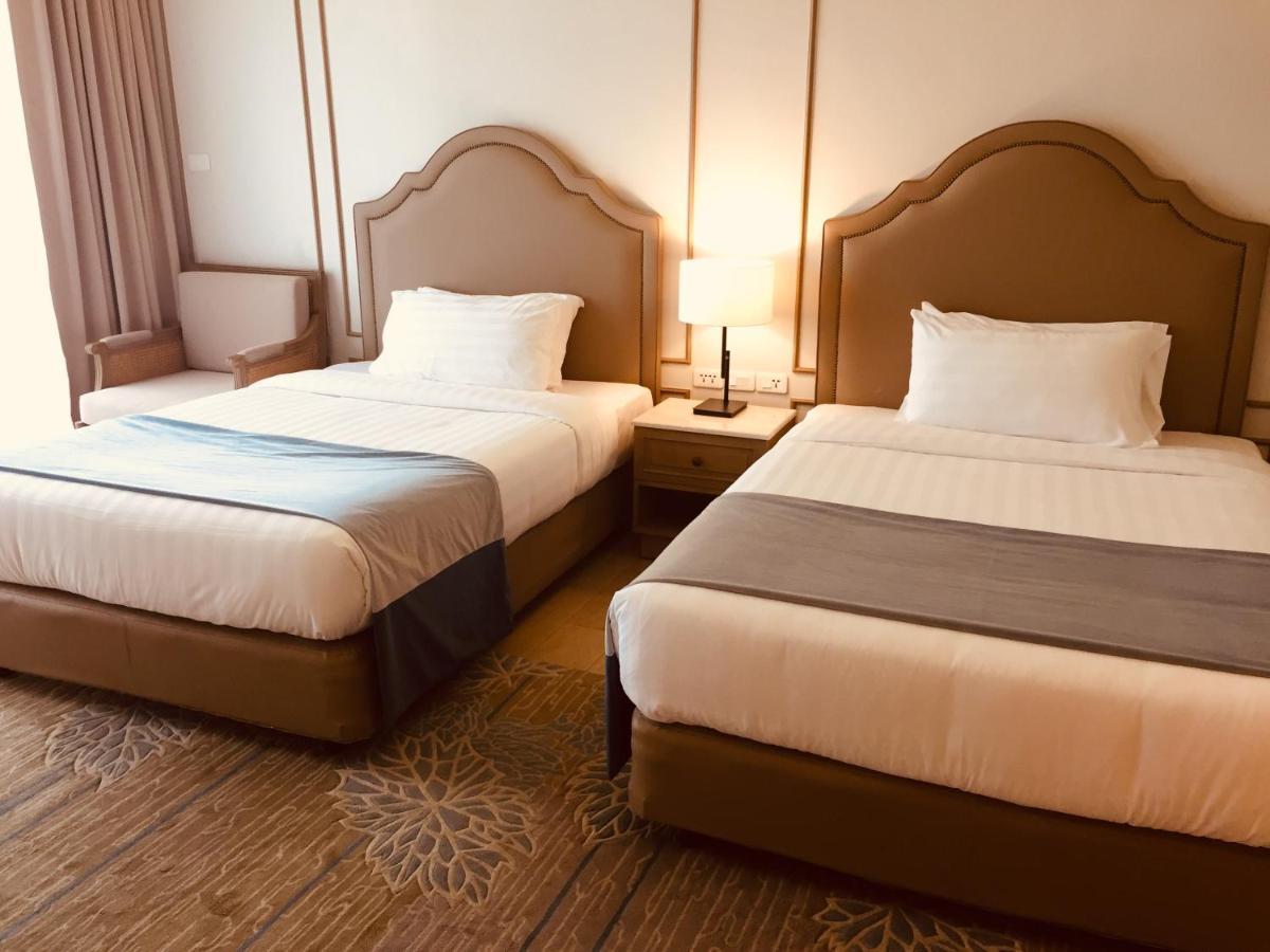 Twin Lakes Hotel Laurel Bagian luar foto